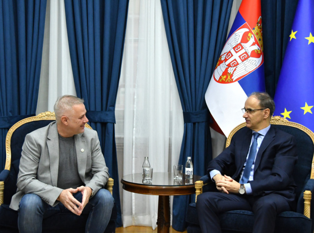 Premijer Macut s Igorom Jurićem o problemima vršnjačkog i digitalnog nasilja i o sistemu "Pronađi me"