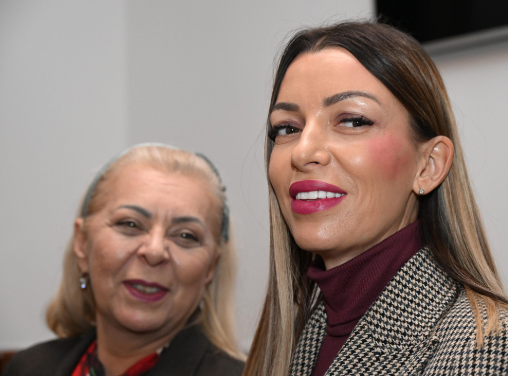 Mesarović i Sofronijević održale radni sastanak sa privrednicima i poljoprivrednicima u Negotinu