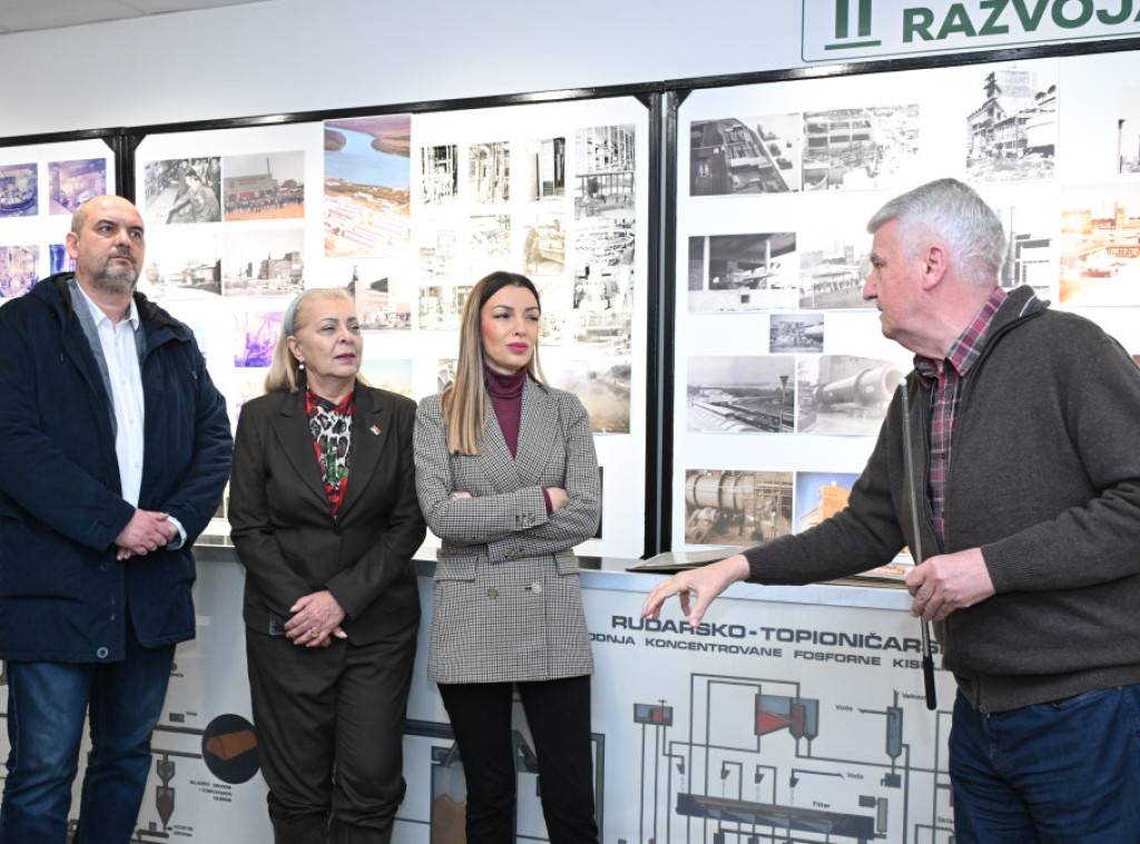 Adrijana Mesarović i Aleksandra Sofronijević obišle kompaniju Elixir Group u Prahovu