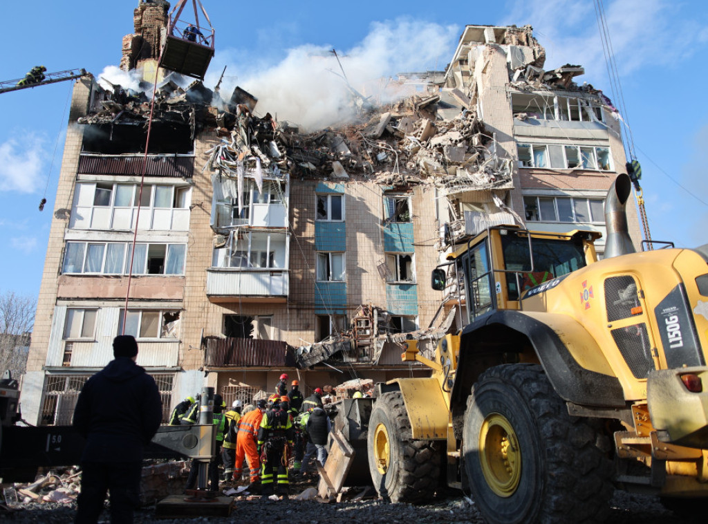 Zelenski: 22 osobe se vode kao nestale na mestu ruskog napada u zapadnoj Ukrajini