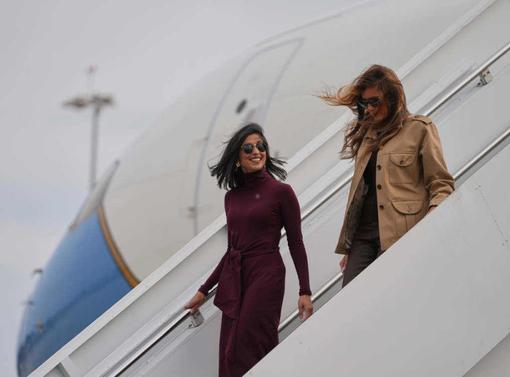 Melanija Tramp i Uša Vens prvi put zajedno putuju,krenule u posetu porodicama vojnika