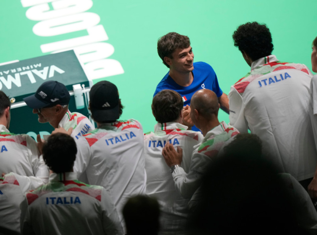 Teniseri Italije pobedili Austriju za plasman u polufinale Dejvis kupa