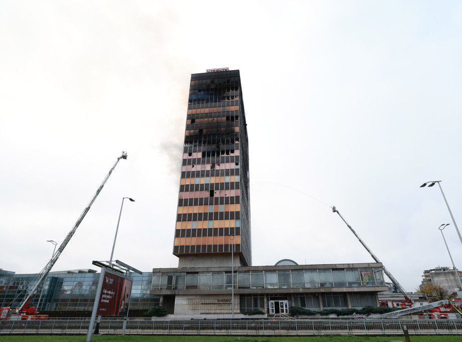 Mario Uroš: Opasno prilaziti zgradi Vjesnika nakon požara; Čeka se preciznija procena