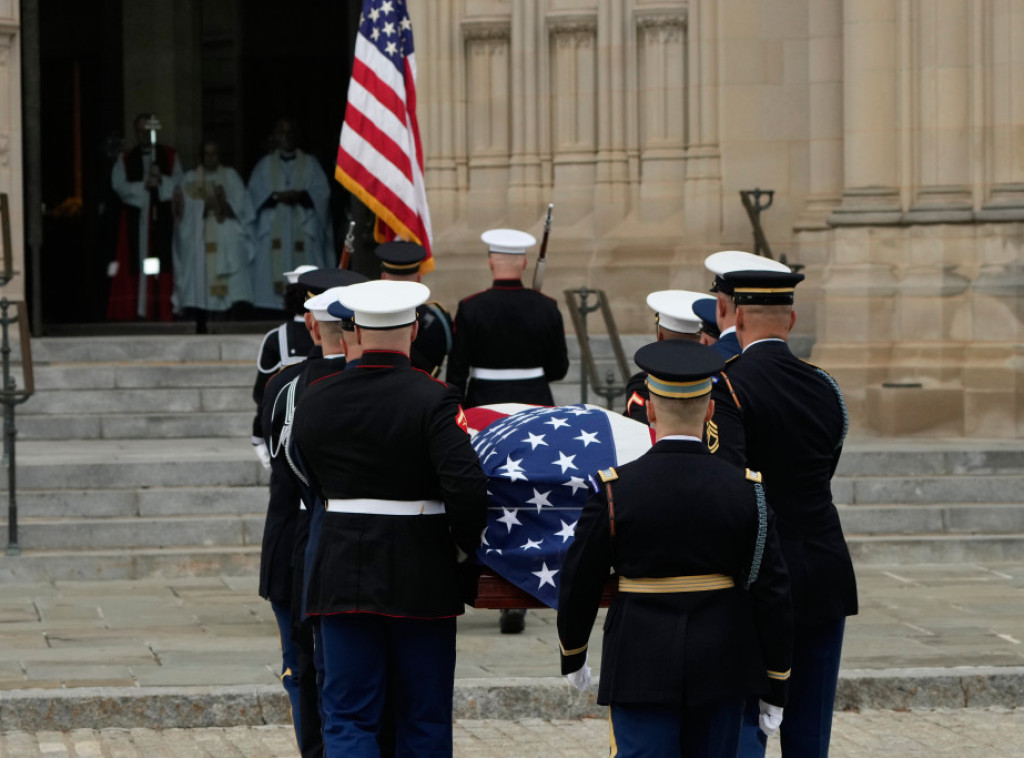 Počela sahrana Čejnija uz mnogobrojne visoke zvanice, bez Trampa i Vensa