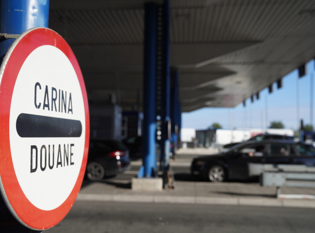 Teretnjaci na Batrovcima na izlazu iz Srbije čekaju šest sati