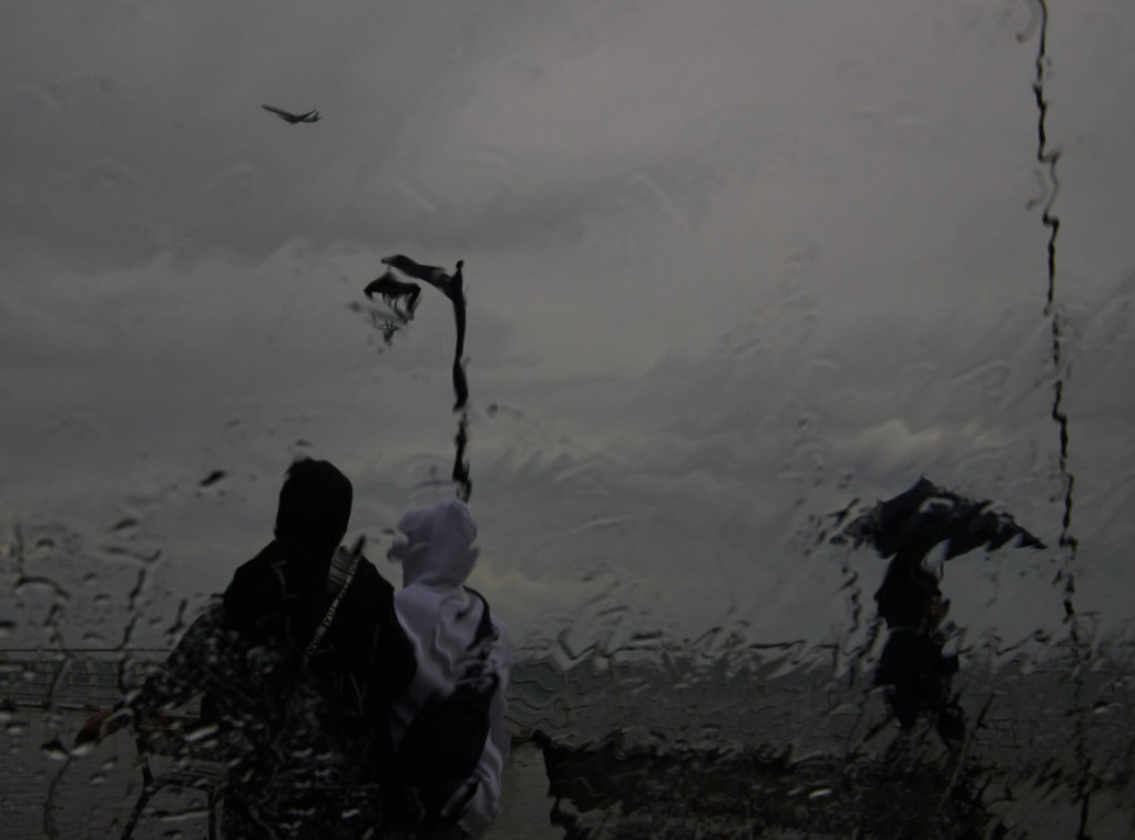 U Srbiji danas oblačno i kišovito, tokom dana zahlađenje