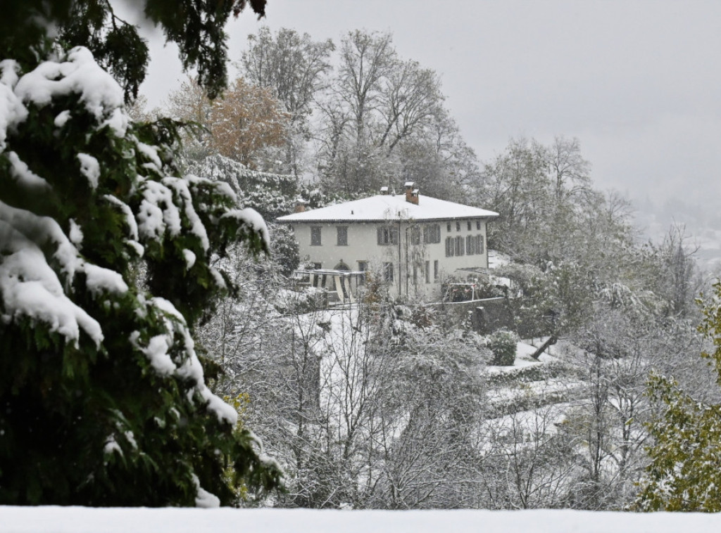 Prvi sneg u Milanu, veliki snežni nanosi na severu Italije