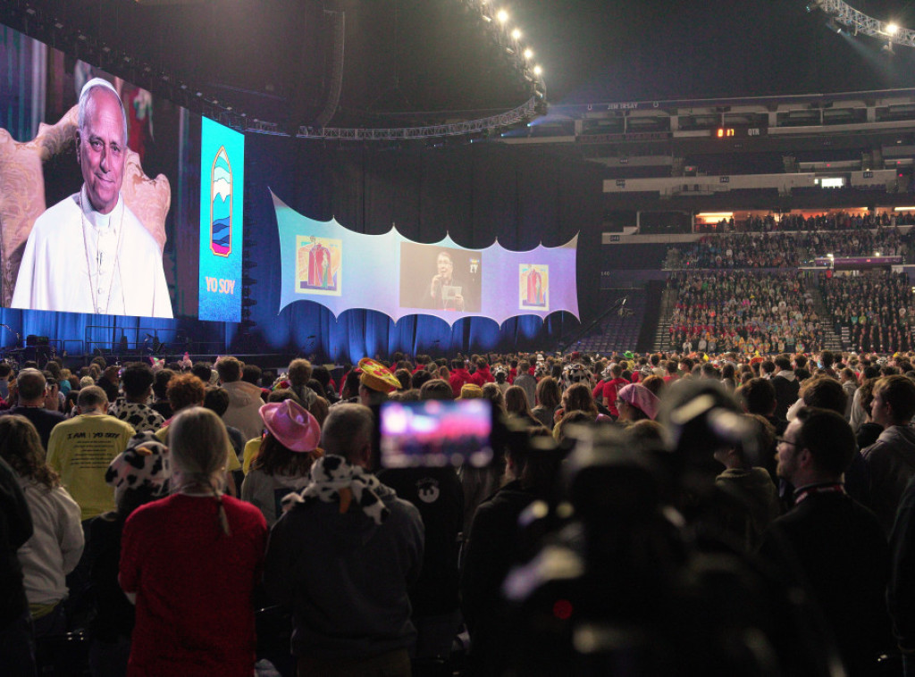 Papa Lav XIV: Društvene mreže ne mogu zameniti prave ljudske odnose