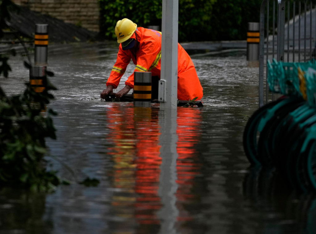 Poplave izazvale u Grčkoj izazvale klizišta, stanovnici zarobljeni u više oblasti