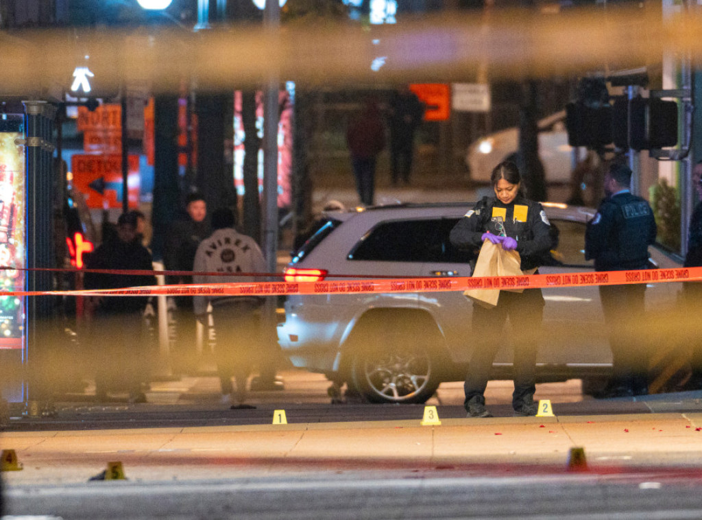 U pucnjavi tokom paljenja božićne jelke u Severnoj Karolini ranjene četiri osobe