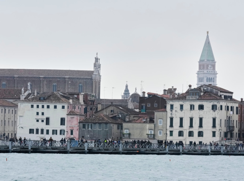 Veliki kanal u Veneciji ponovo obojen u zeleno u akciji klimatskih aktivista