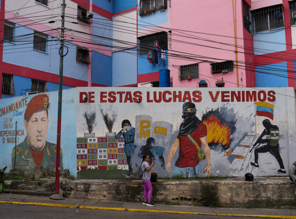 Sjedinjene Američke Države razmatraju bacanje propagandnih letaka iznad Karakasa