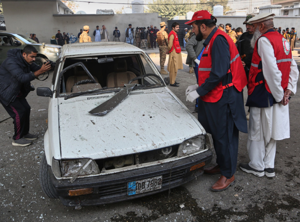 Troje ljudi poginulo, petoro povređeno u napadu bombaša-samoubica u Pakistanu