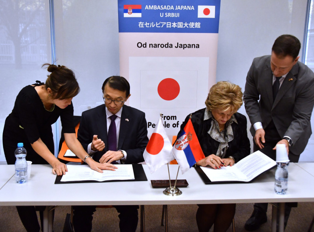 Japan donirao mašinu za čišćenje snega Sjenici i medicinsku opremu DZ u Bačkoj Topoli