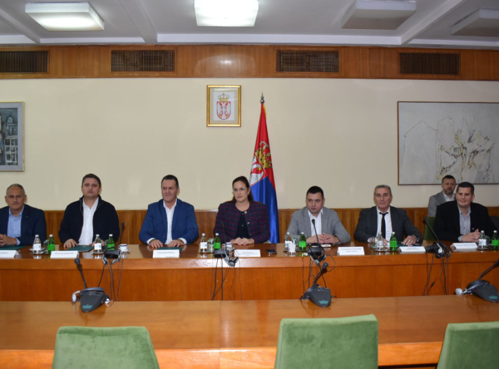 Sara Pavkov potpisala ugovore sa pet lokalnih samouprava za unapređenje kvaliteta vazduha