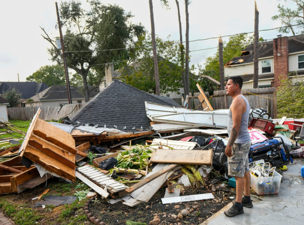 Više od 100 kuća oštećeno u tornadu koji je pogodio Hjuston