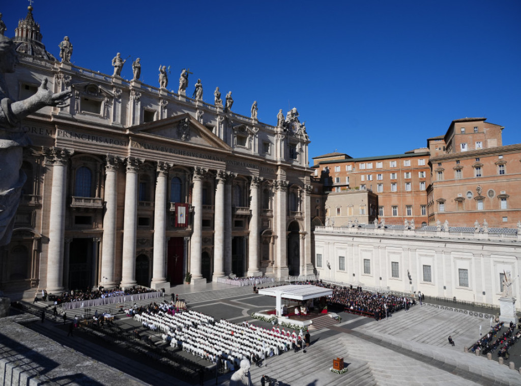 Vatikan poručio katoličkim vernicima da teže doživotnom braku sa jednim supružnikom