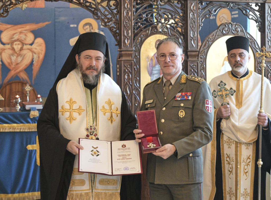 SPC: General Milan Mojsilović odlikovan Krstom Svetog Varnave Hvostanskog