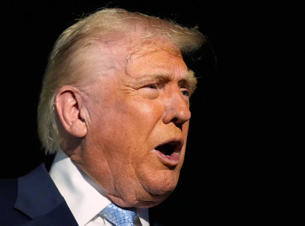 Tramp navodno vrši pritisak na Paramaunt da snimi novi deo filma "Gas do daske"