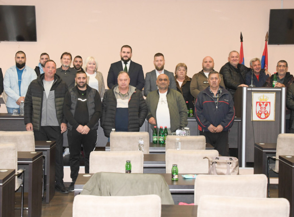 Zukorlić u Krupnju razgovarao sa građanima i predstavnicima opštine o potrebama Bošnjaka