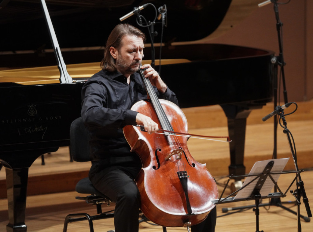 Nastupom violončeliste Dragana Đorđevića Suzukija u Beogradskoj filharmoniji otvoren 15. Čelo fest