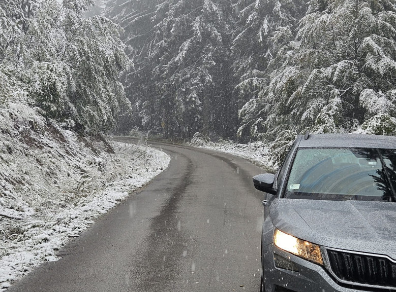 Snega ima na putevima kod granice sa Bugarskom, na teritoriji Vranja i Zaječara