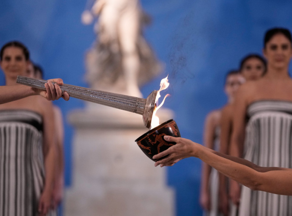 U drevnoj Olimpiji upaljena olimpijska baklja za Zimske olimpijske igre 2026. u Milanu i Kortini