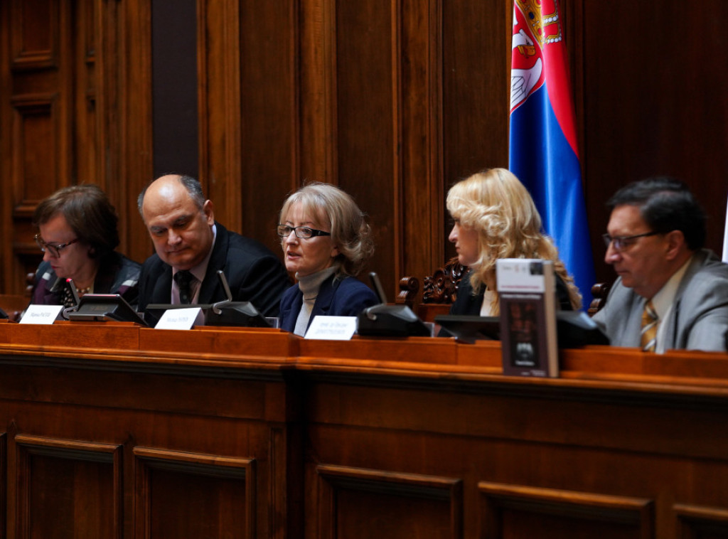 Marina Raguš: Jučerašnji incidenti pokazuju da je opozicija uvela nasilje u svoje delovanje