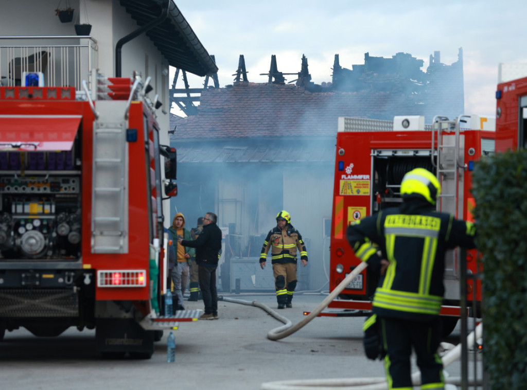 Zagreb: Lokalizovan požar u Sesvetama, dvojici radnika pružena lekarska pomoć