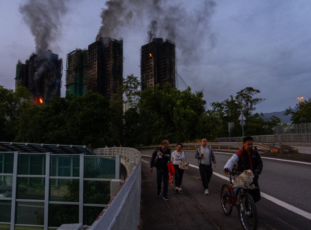 Broj poginulih u požaru u stambenom kompleksu u Hongkongu porastao na 83