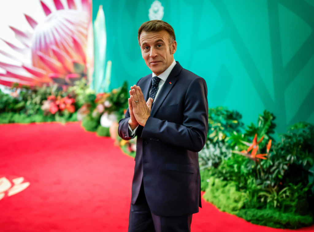 Makron: U klizištu na Tahitiju poginulo sedam ljudi