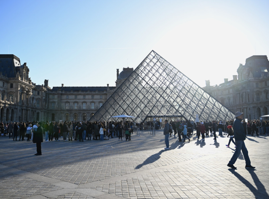 Pred sudom večeras treba da se pojavi muškarac osumnjičen za pljačku Luvra