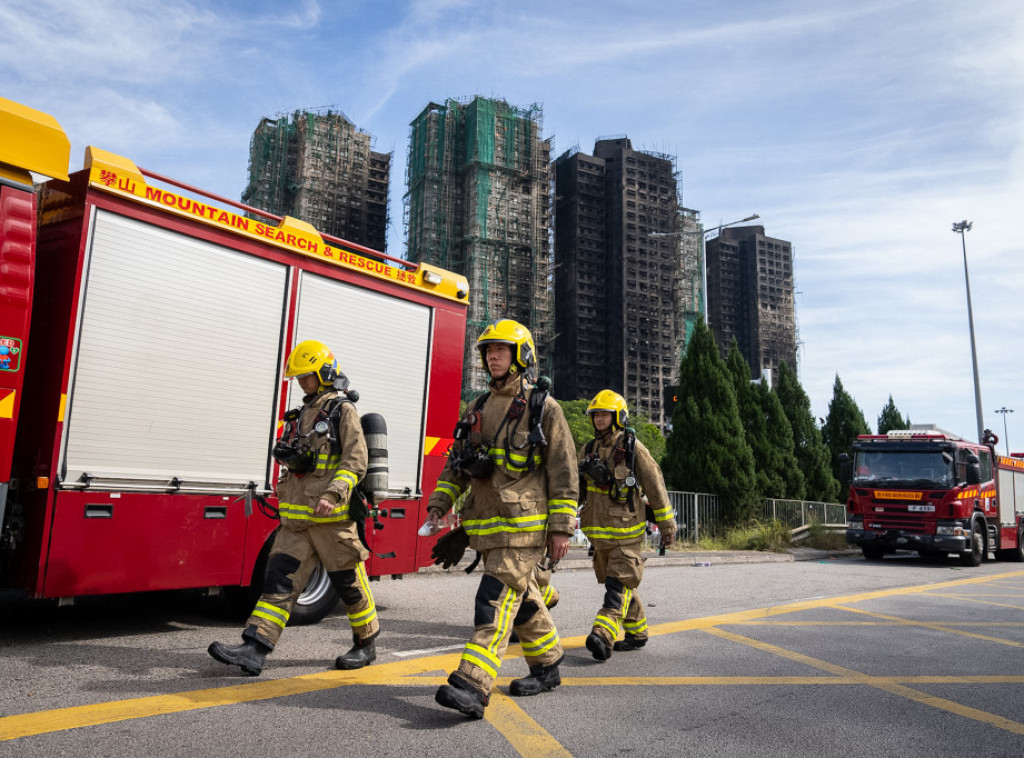 Broj poginulih u požaru u stambenom kompleksu u Hongkongu porastao na 94