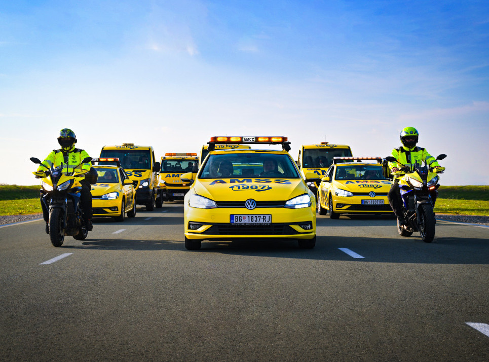 AMSS: Paketi pomoći na putu 30 odsto jeftiniji za "Crni petak" putem onlajn kupovine