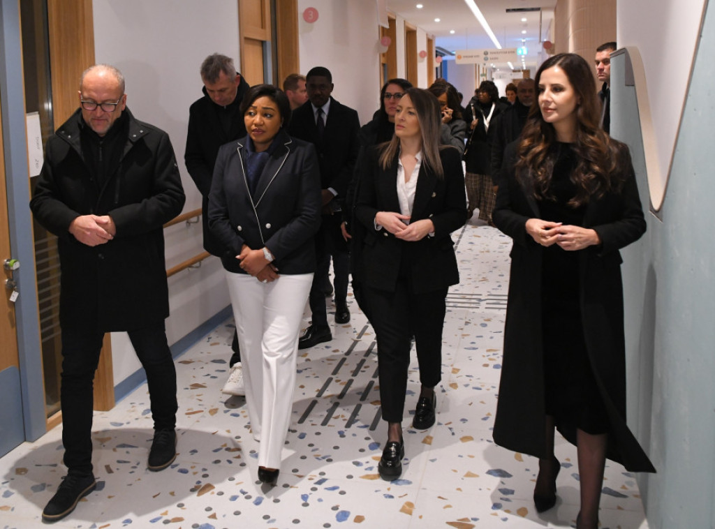 Tamara Vučić i supruga predsednika Konga posetile Institut za rani razvoj dece