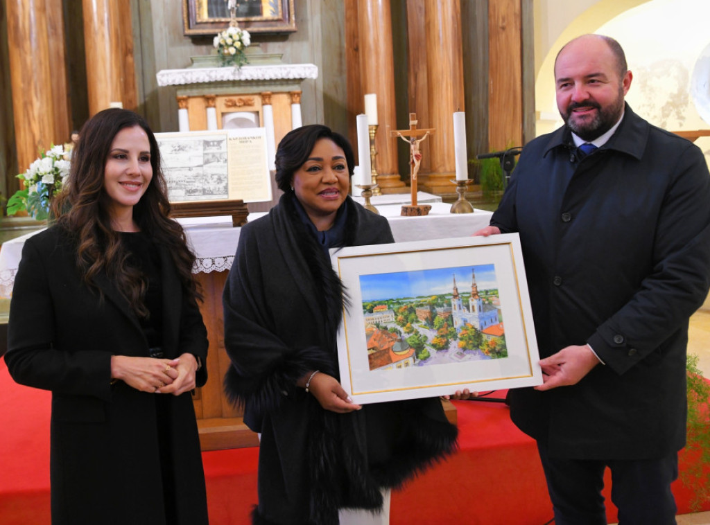 Tamara Vučić i supruga predsednika Konga posetile Kapelu mira u Sremskim Karlovcima