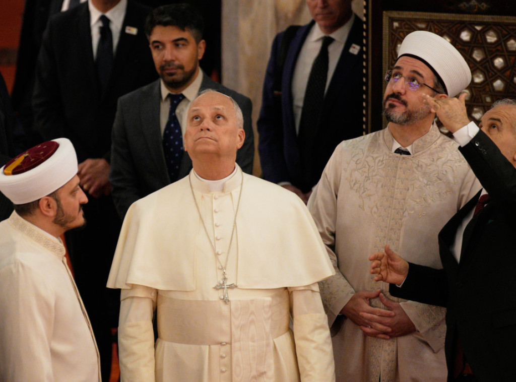 Papa Lav XIV posetio Plavu džamiju, jednu od najvažnijih u Istanbulu