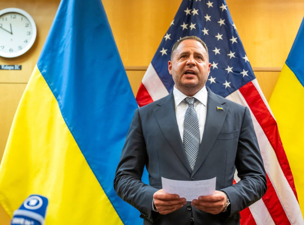 Andrij Jermak poručio nakon racije i ostavke: Idem na front