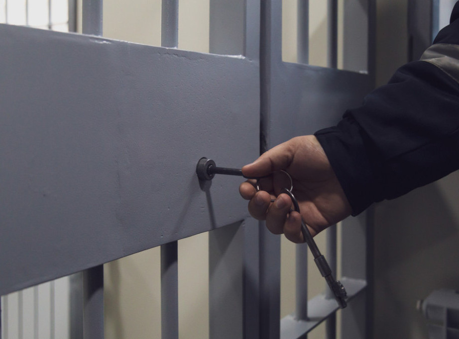 Pritvor osumnjičenom da je vrbovao maloletnike za krađe i seksualnu eksploataciju