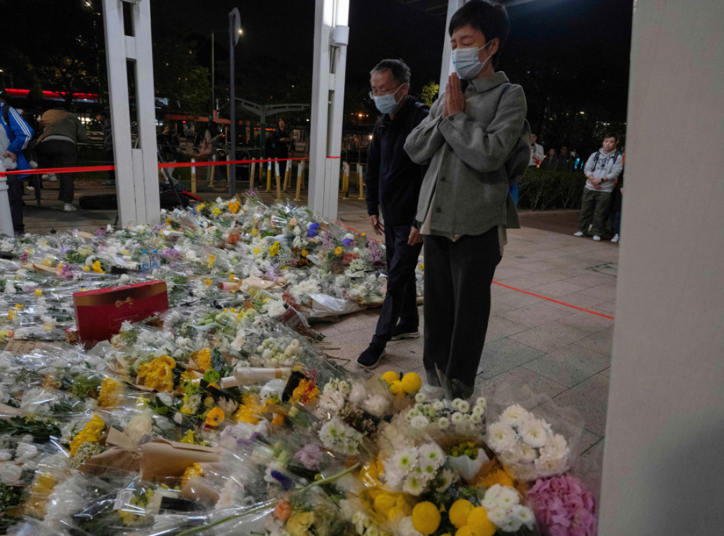 Hongkong u žalosti, hiljade odaju počast žrtvama najtežeg požara u istoriji tog grada