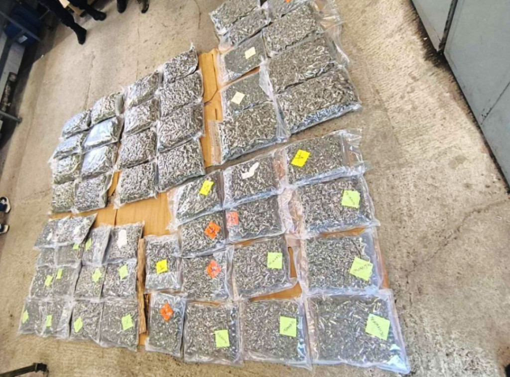 MUP: Na Graničnom prelazu Šid zaplenjeno više od 43 kilograma marihuane, uhapšen vozač kamiona