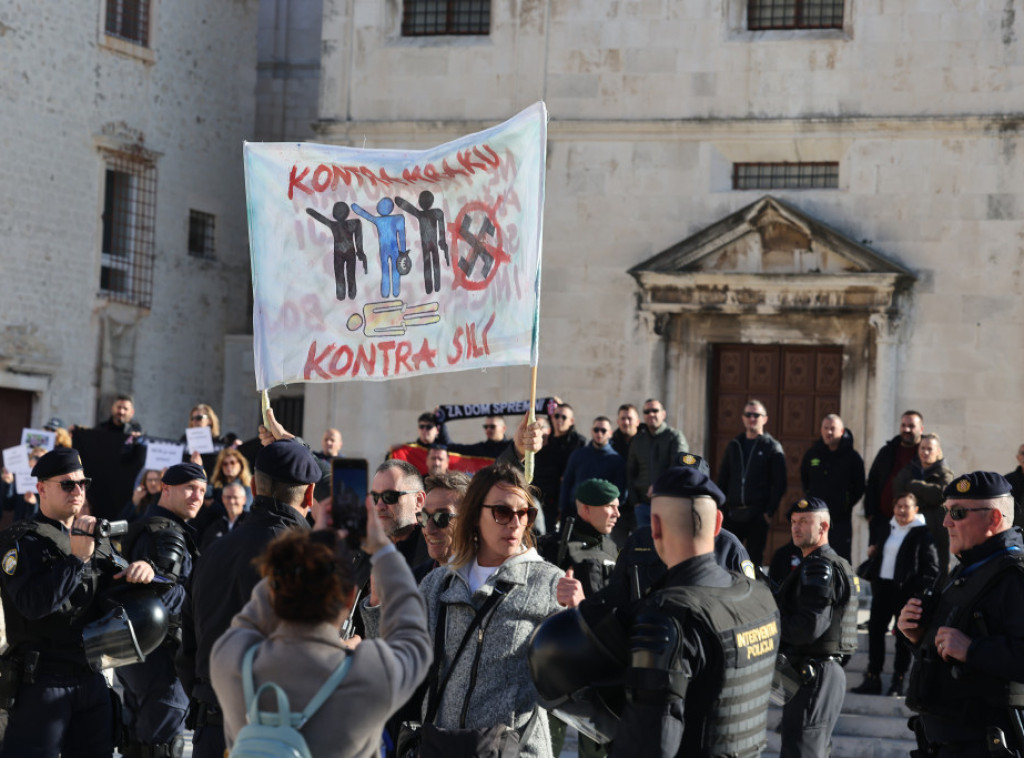 Uhapšena dvojica nakon incidenta na antifašističkom maršu u Zadru