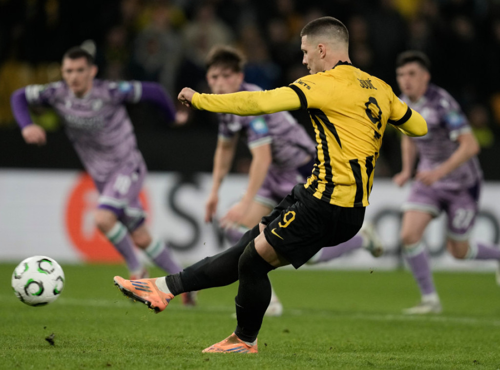 Het-trik Luke Jovića za pobedu AEK-a u atinskom derbiju protiv Panatinaikosa