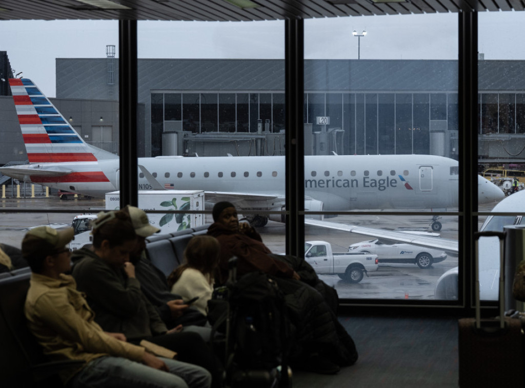 Širom SAD otkazane stotine letova zbog snežne oluje i problema sa softverom