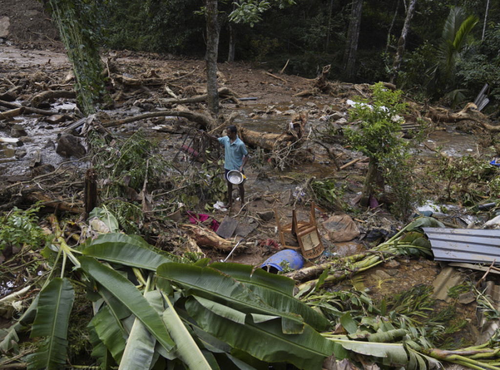 Više od 1.100 poginulih i 800 nestalih u poplavama u jugoistočnoj Azij