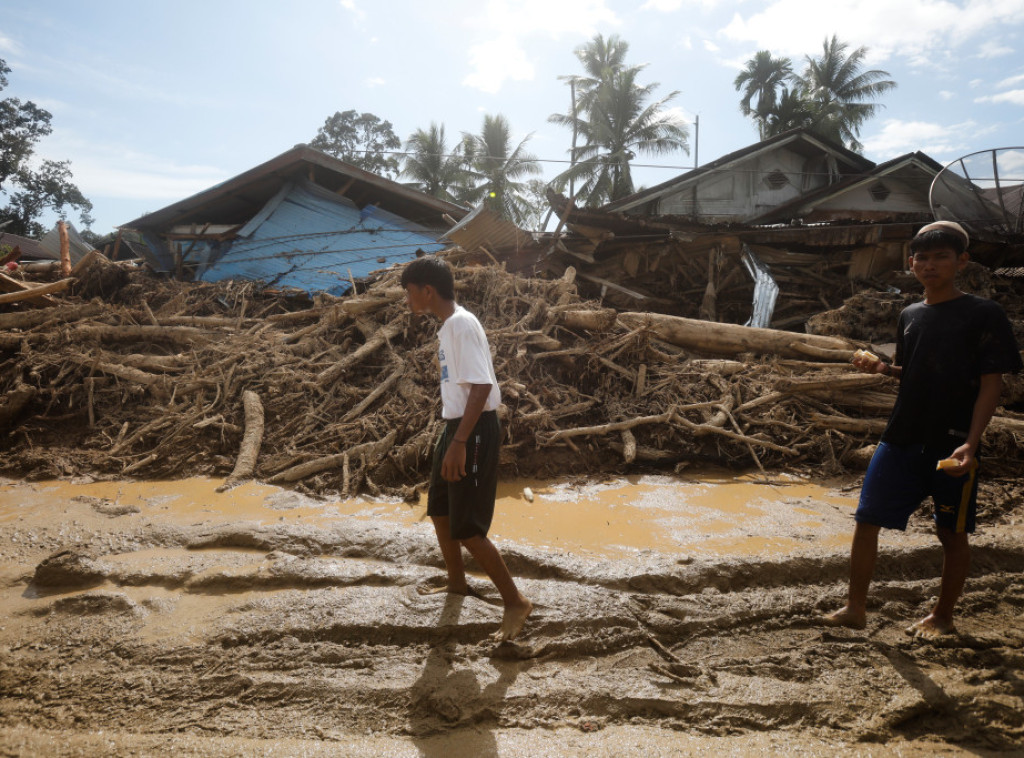 Više od 1.100 poginulih i 800 nestalih u poplavama u jugoistočnoj Azij