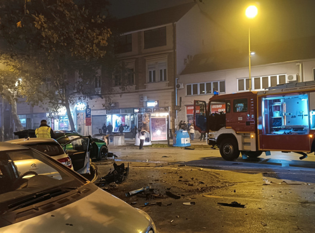 U centru Novog Sada teška saobraćajna nesreća, petoro ljudi povređeno