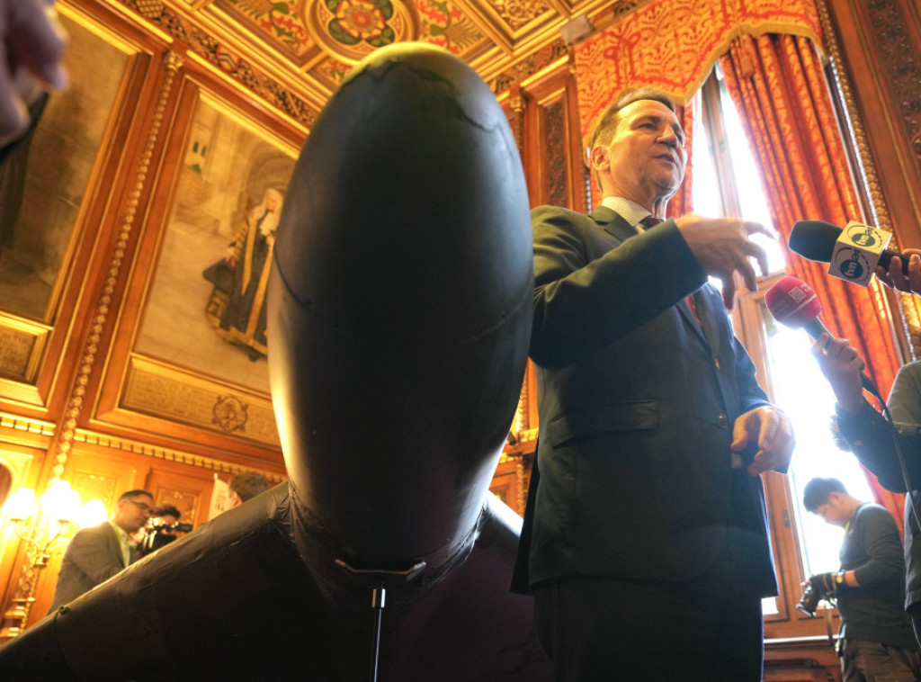 Radoslav Sikorski: Navrocki umesto da interveniše kod Trampa, napada Evropsku uniju