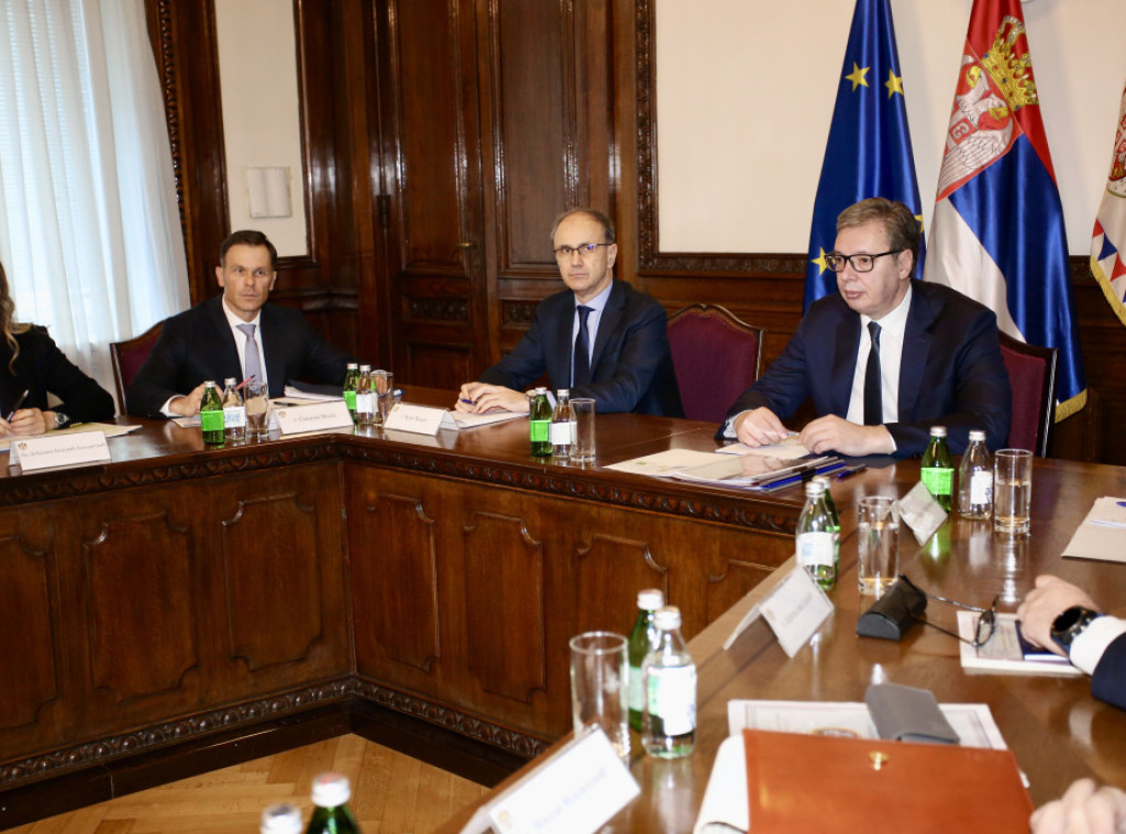 Predsednik Vučić se sastao sa timovima zaduženim za energetsku stabilnost i bezbednost zemlje