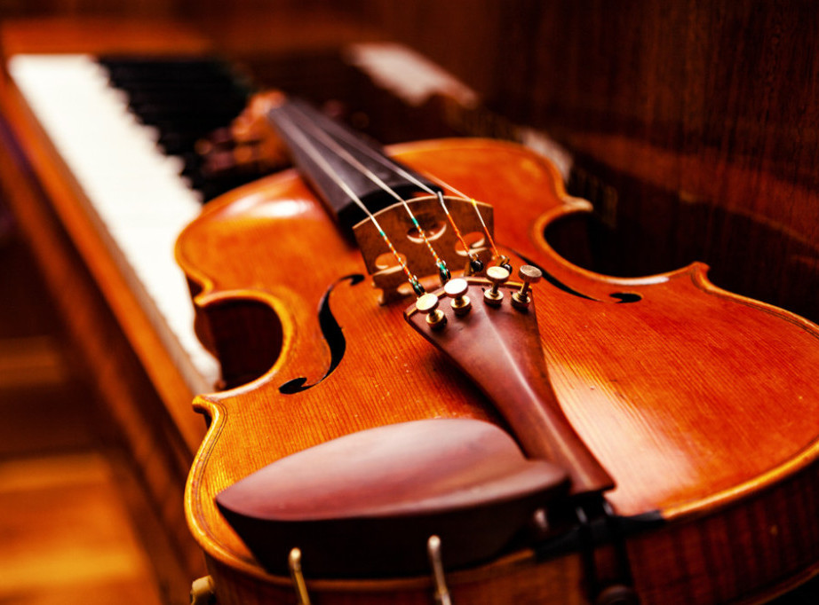 Koncertna turneja violiniste Jovana Kolundžije u decembru po gradovima Srbije